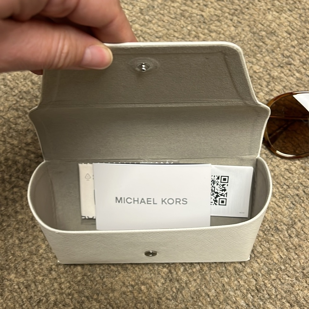 Barely Worn Michael Kors Breckenridge Aviator Sunglasses in Marigold Tortoise - Picture 7 of 7